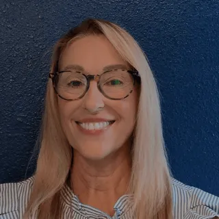 Portrait of Linda Curwick