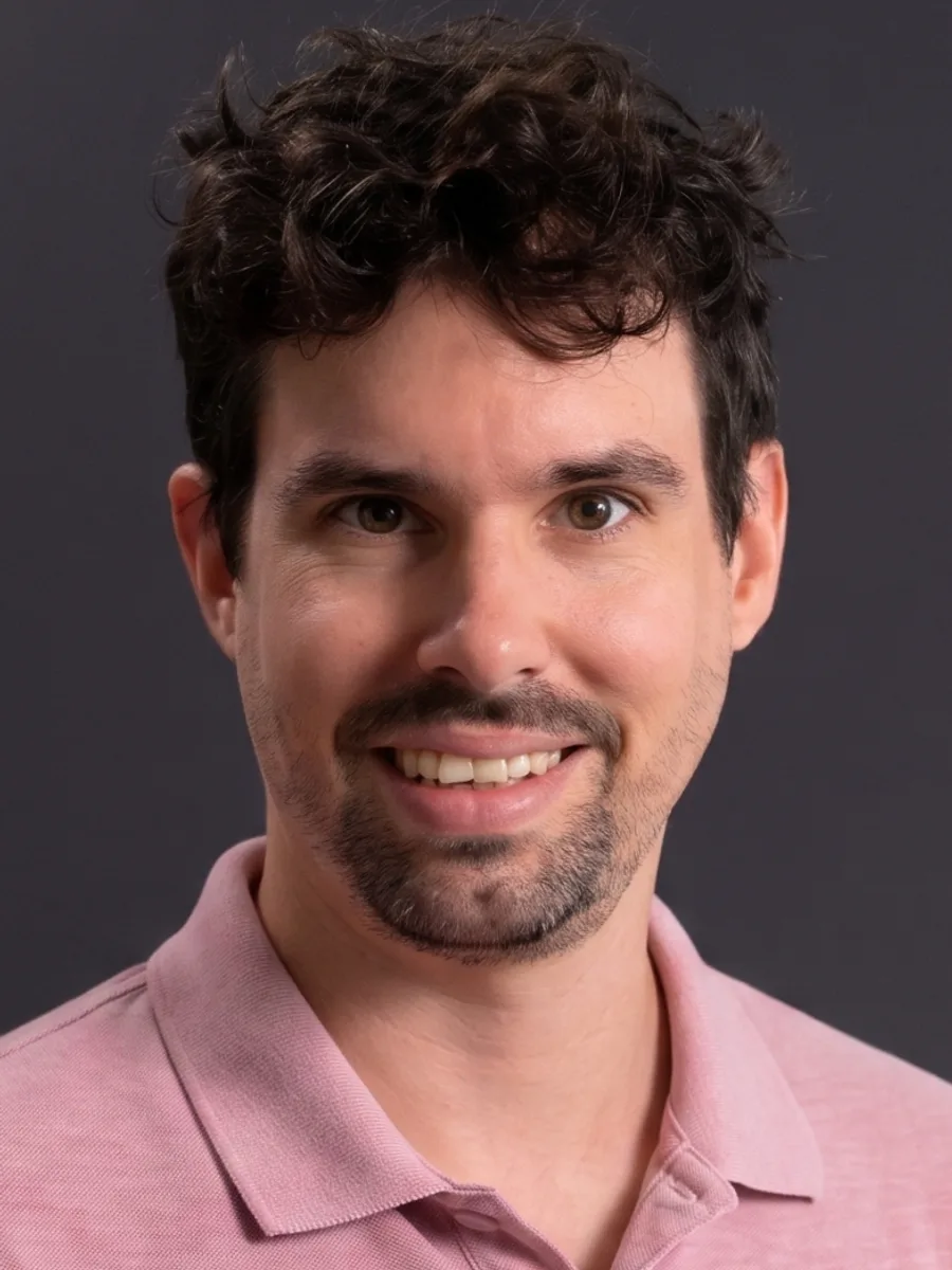 Portrait of Dr. Simon Barke